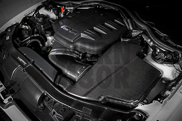 Карбонов капак на въздушната кутия Eventuri за BMW M3 E9x