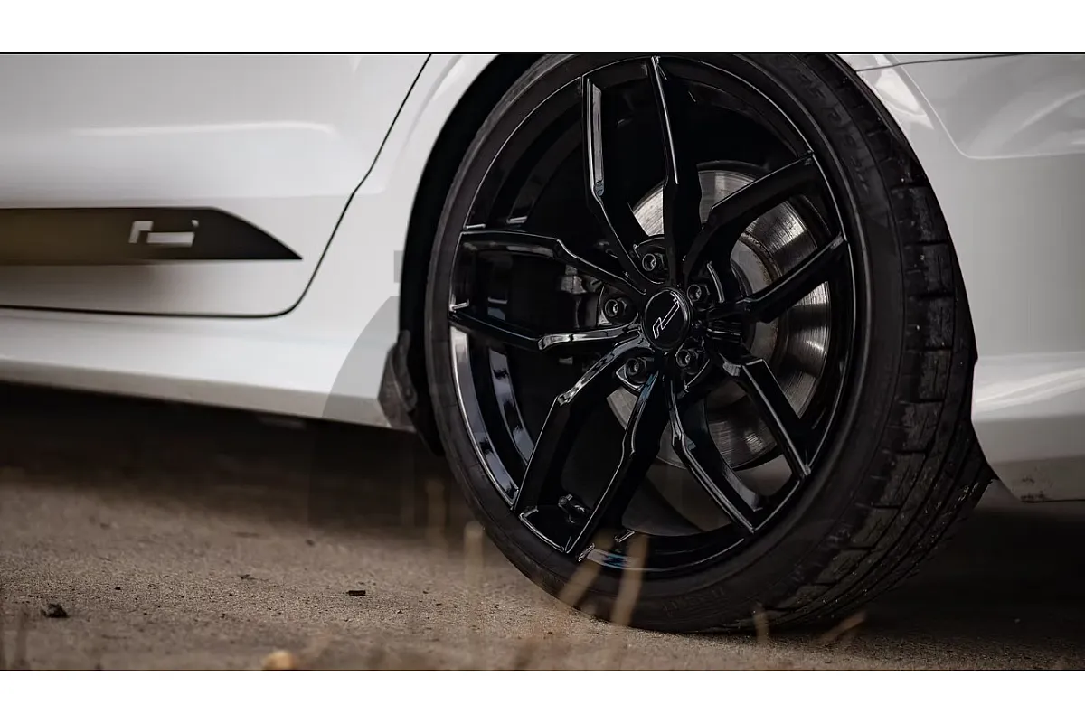 Комплект за преобразуване на шпилки и гайки 14x150 за Audi / Seat / Skoda / VW Racingline