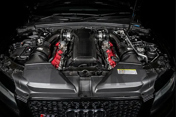 Карбонов капак на двигателя Eventuri за Audi RS4 / RS5 B8
